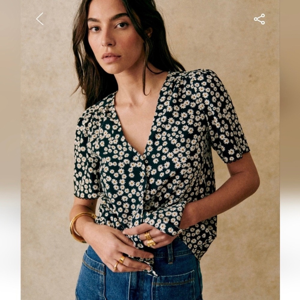 Daisy Print V-Neck Short Sleeve Blouse - Black/White